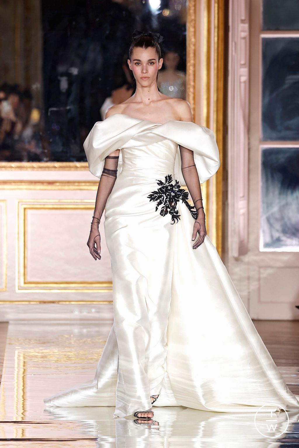 Fashion Week Paris Spring-Summer 2025 look 94 from the Zuhair Murad collection couture