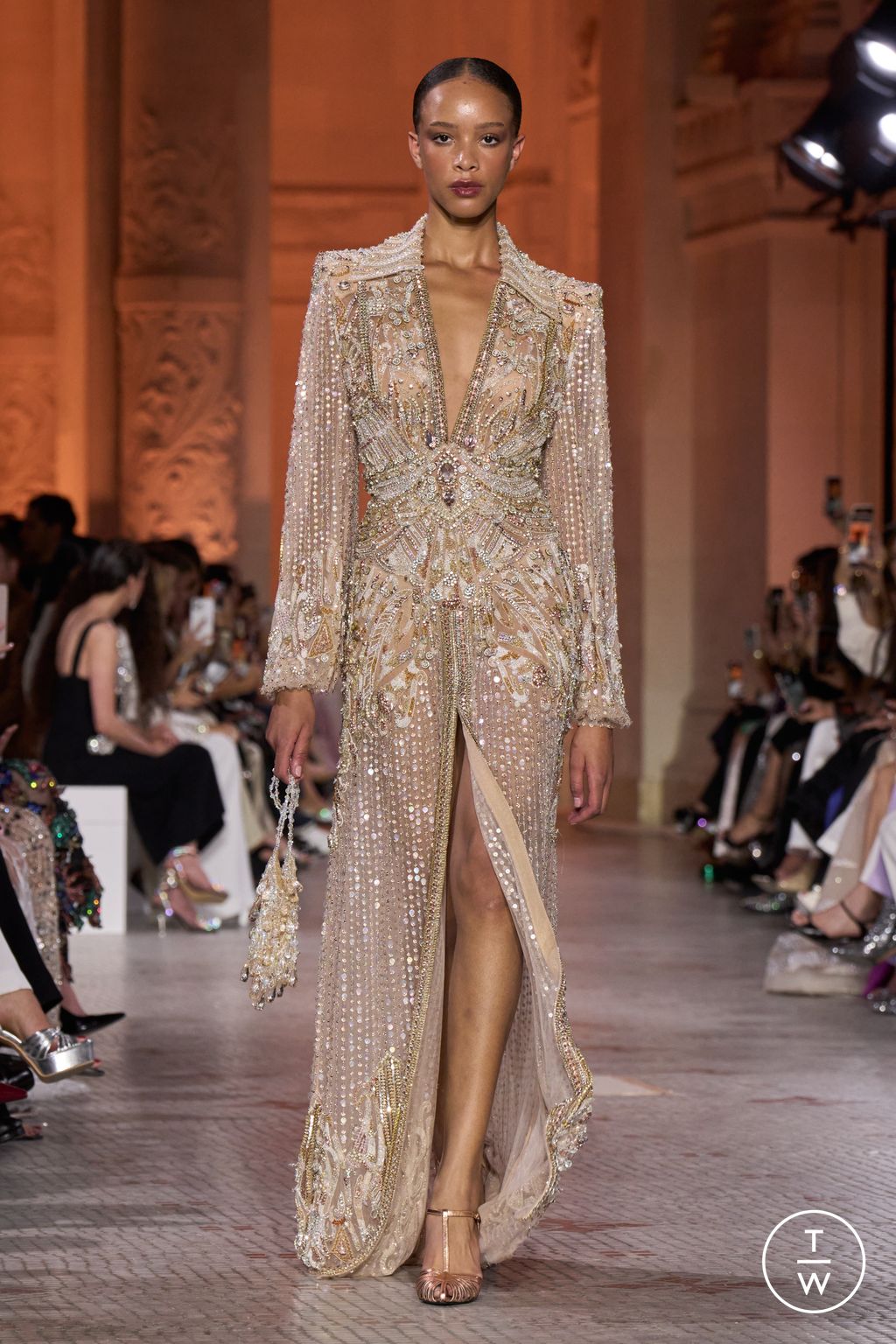 Fashion Week Paris Fall/Winter 2025 look 5 de la collection Zuhair Murad couture