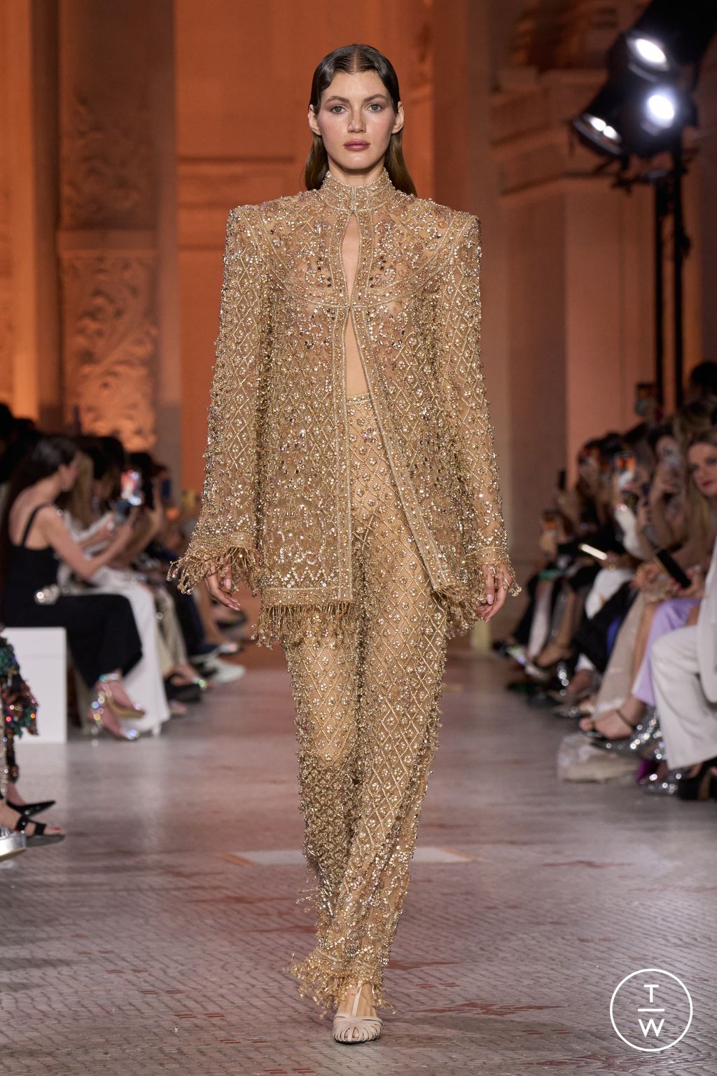 Fashion Week Paris Fall/Winter 2025 look 18 de la collection Zuhair Murad couture