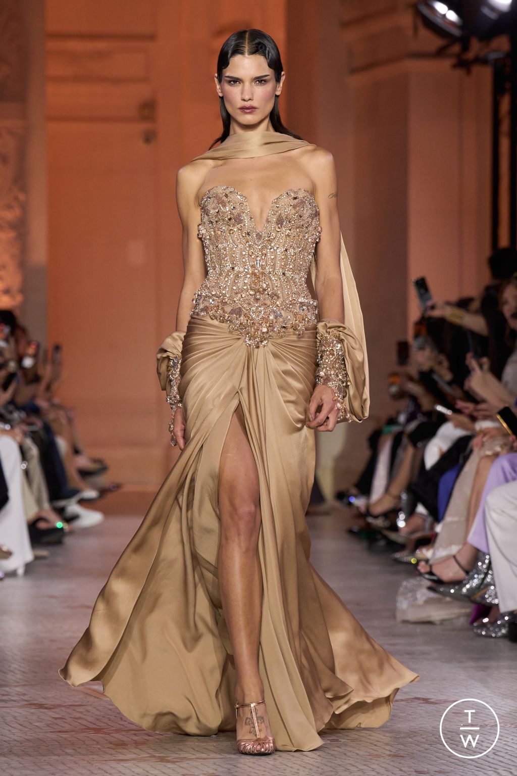 Fashion Week Paris Fall/Winter 2025 look 19 from the Zuhair Murad collection couture