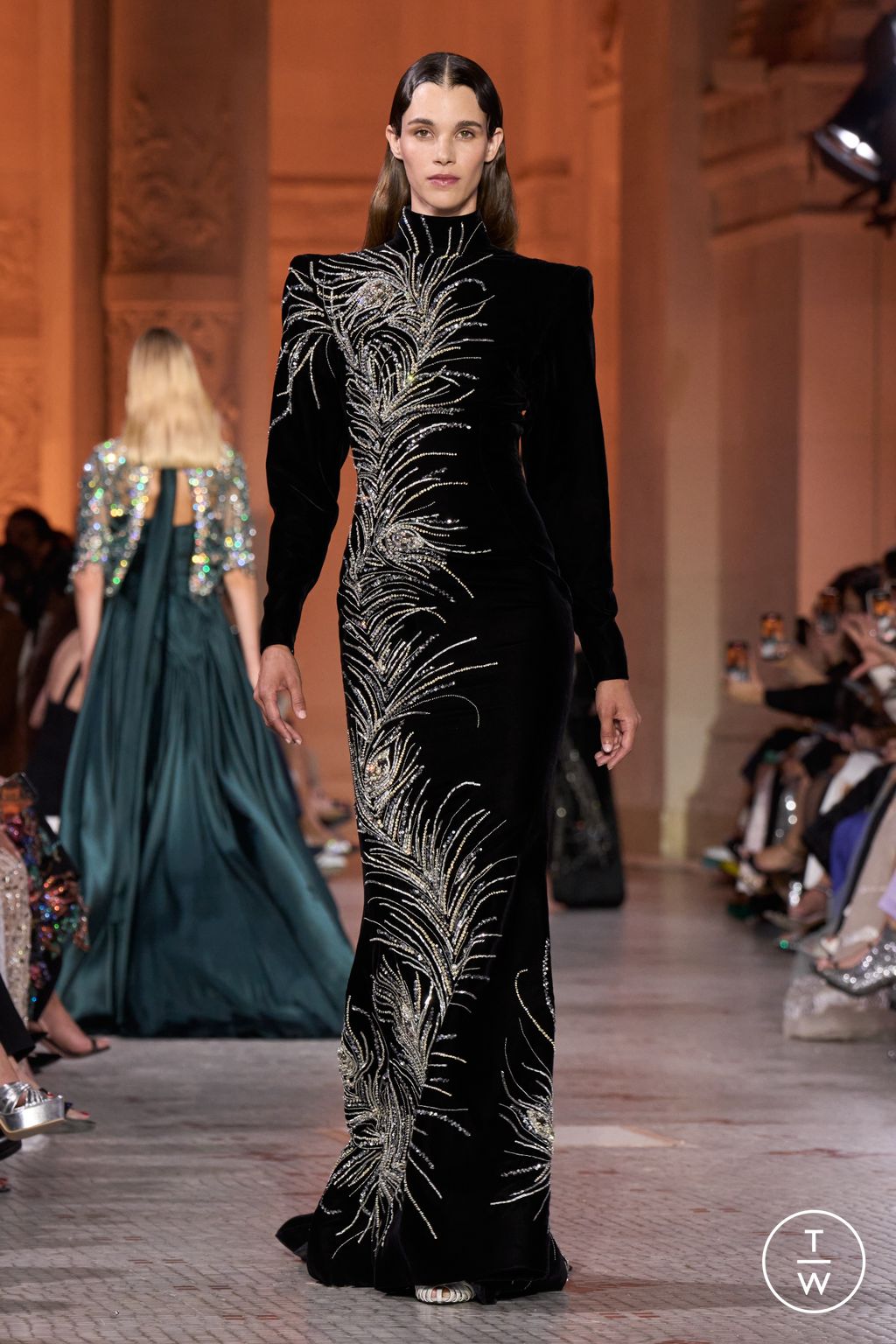 Fashion Week Paris Fall/Winter 2025 look 33 de la collection Zuhair Murad couture