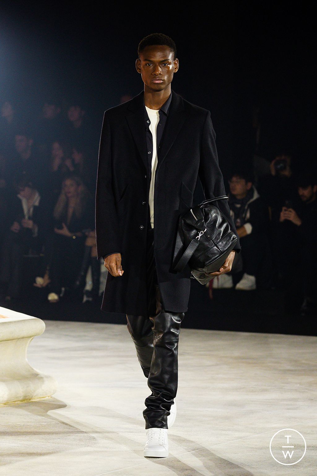 Fashion Week Paris Fall/Winter 2023 look 30 from the Zadig&Voltaire collection 女装