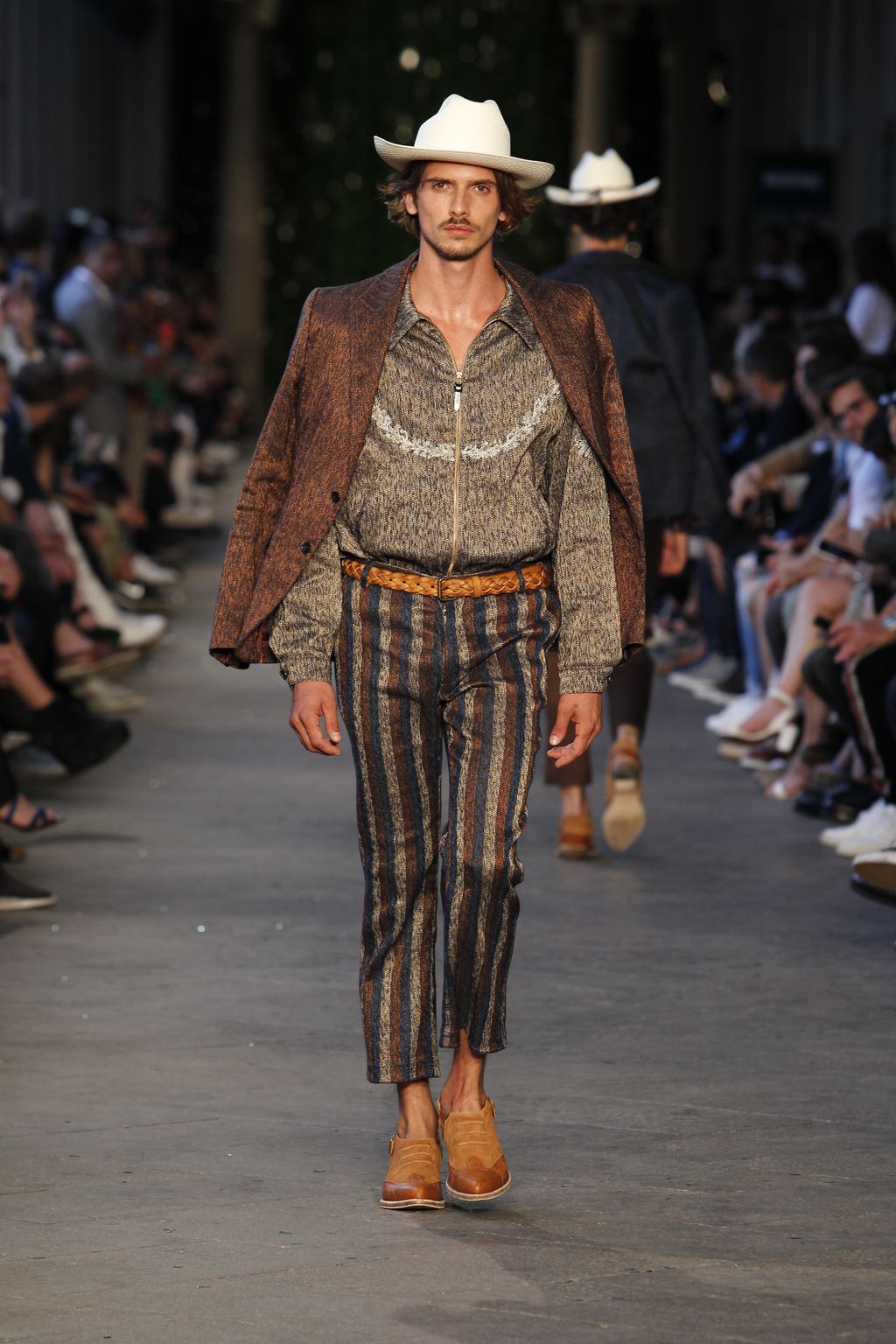 Fashion Week Milan Spring/Summer 2017 look 33 from the Missoni collection menswear