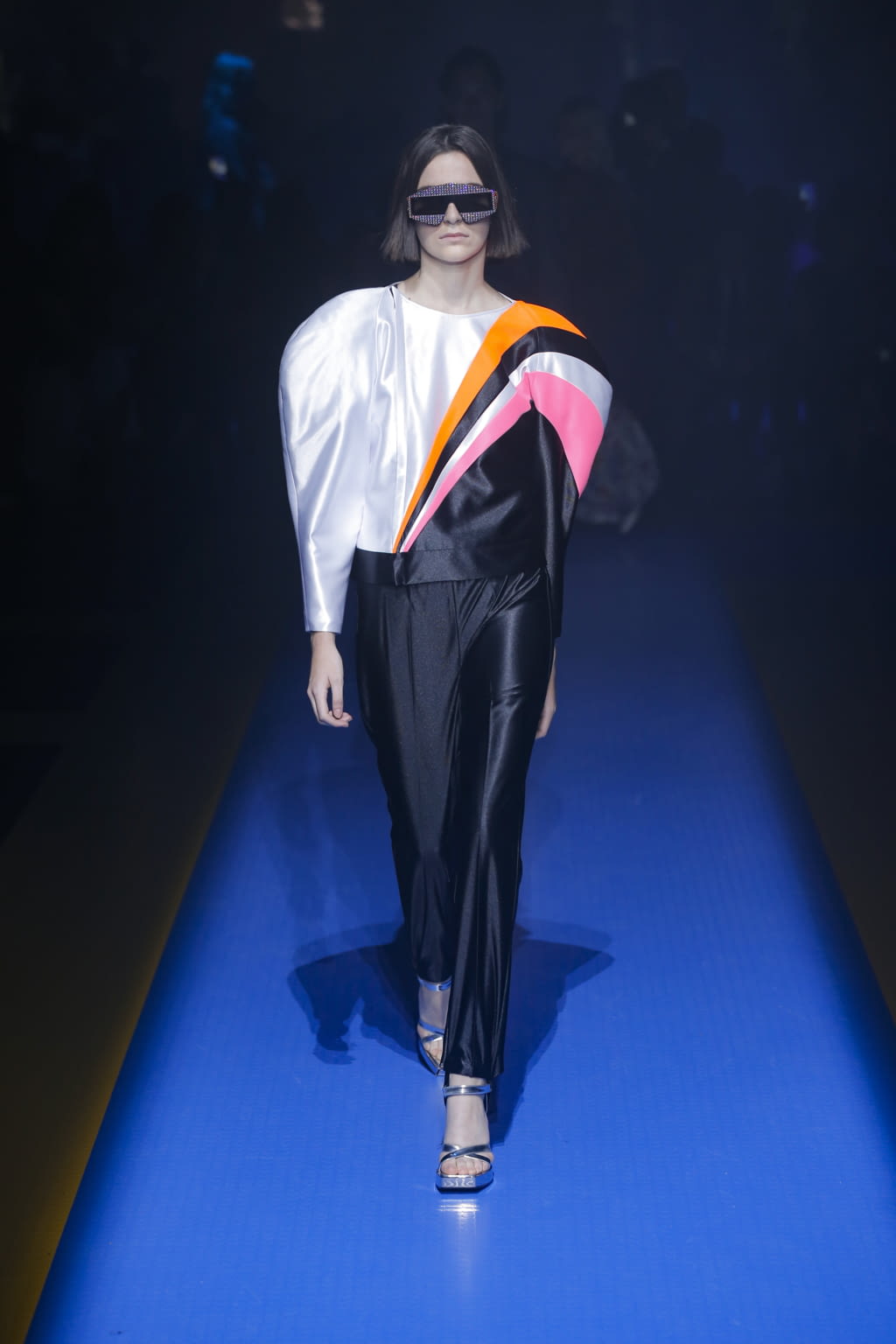 Fashion Week Milan Spring/Summer 2018 look 3 de la collection Gucci womenswear