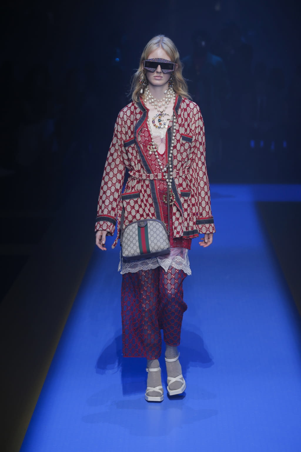 Fashion Week Milan Spring/Summer 2018 look 9 from the Gucci collection 女装
