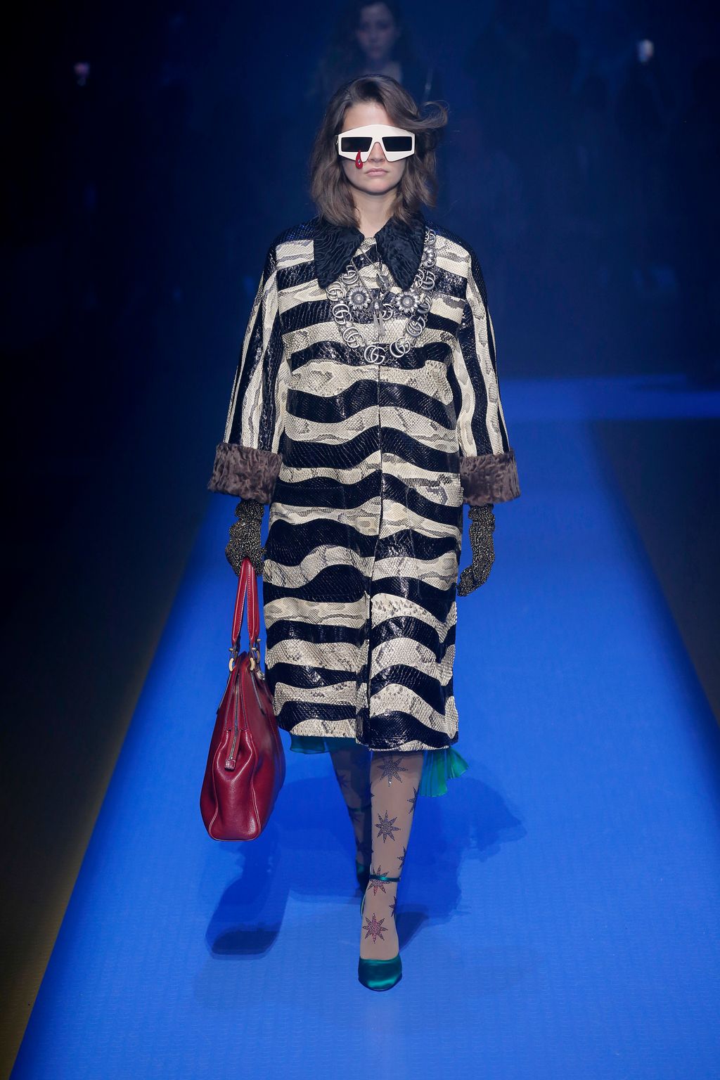 Fashion Week Milan Spring/Summer 2018 look 100 de la collection Gucci womenswear