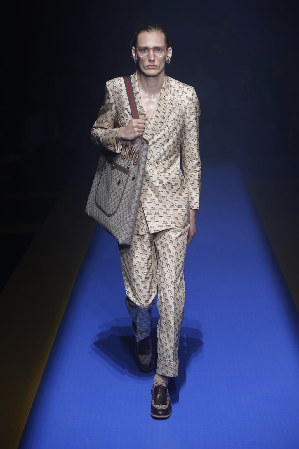 Fashion Week Milan Spring/Summer 2018 look 104 de la collection Gucci womenswear