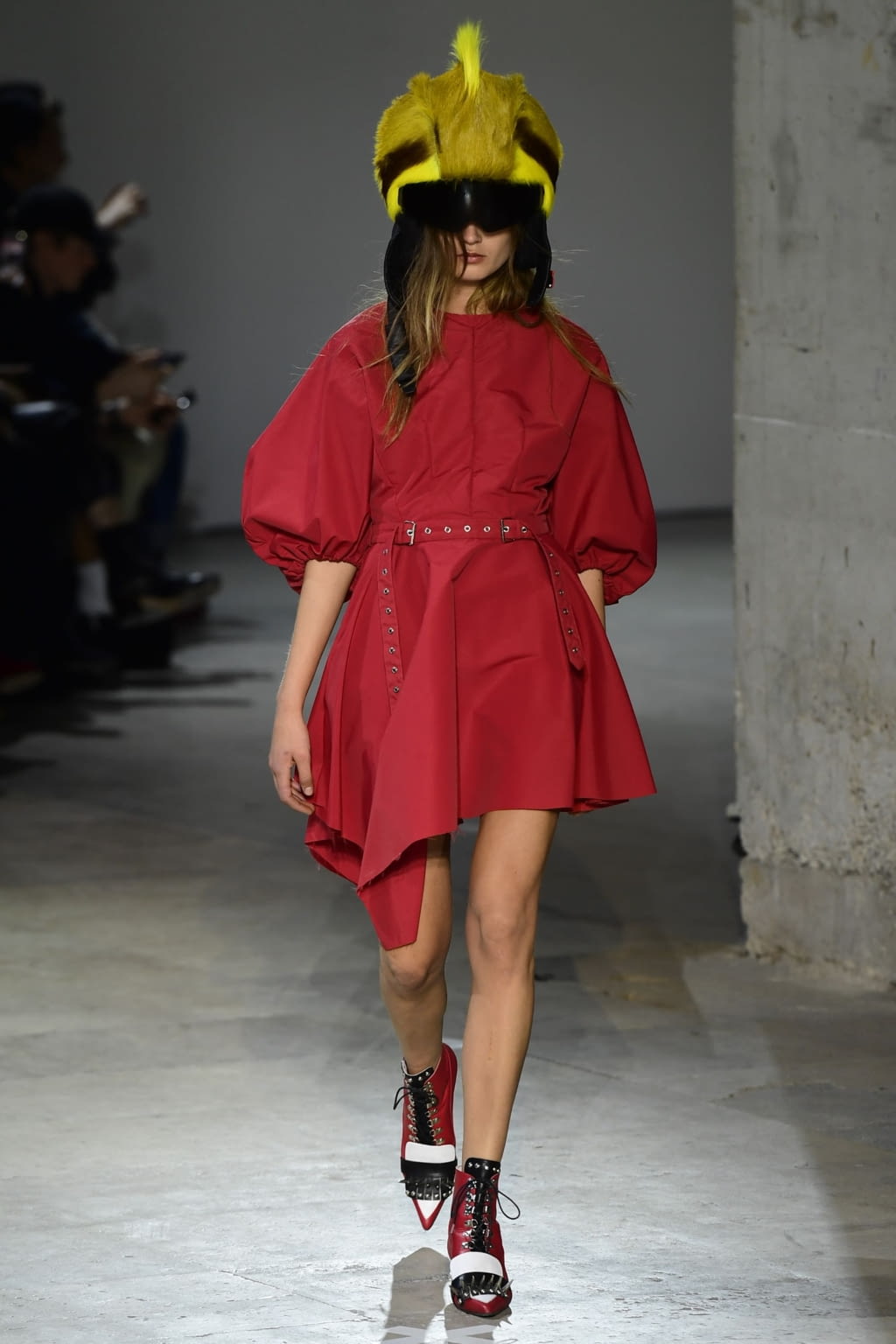 Fashion Week Paris Spring/Summer 2019 look 8 from the Marques' Almeida collection 女装