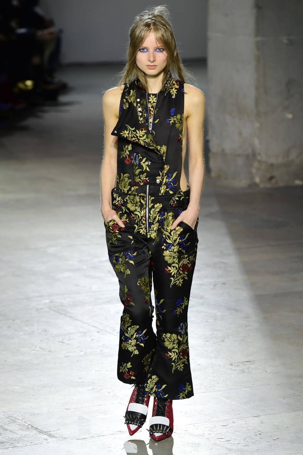 Fashion Week Paris Spring/Summer 2019 look 15 from the Marques' Almeida collection 女装