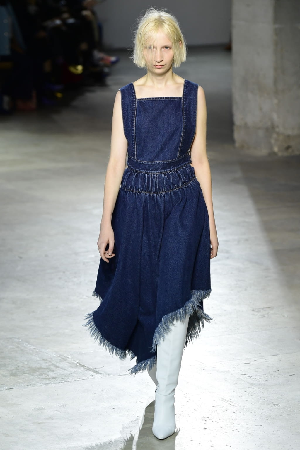 Fashion Week Paris Spring/Summer 2019 look 31 from the Marques' Almeida collection 女装