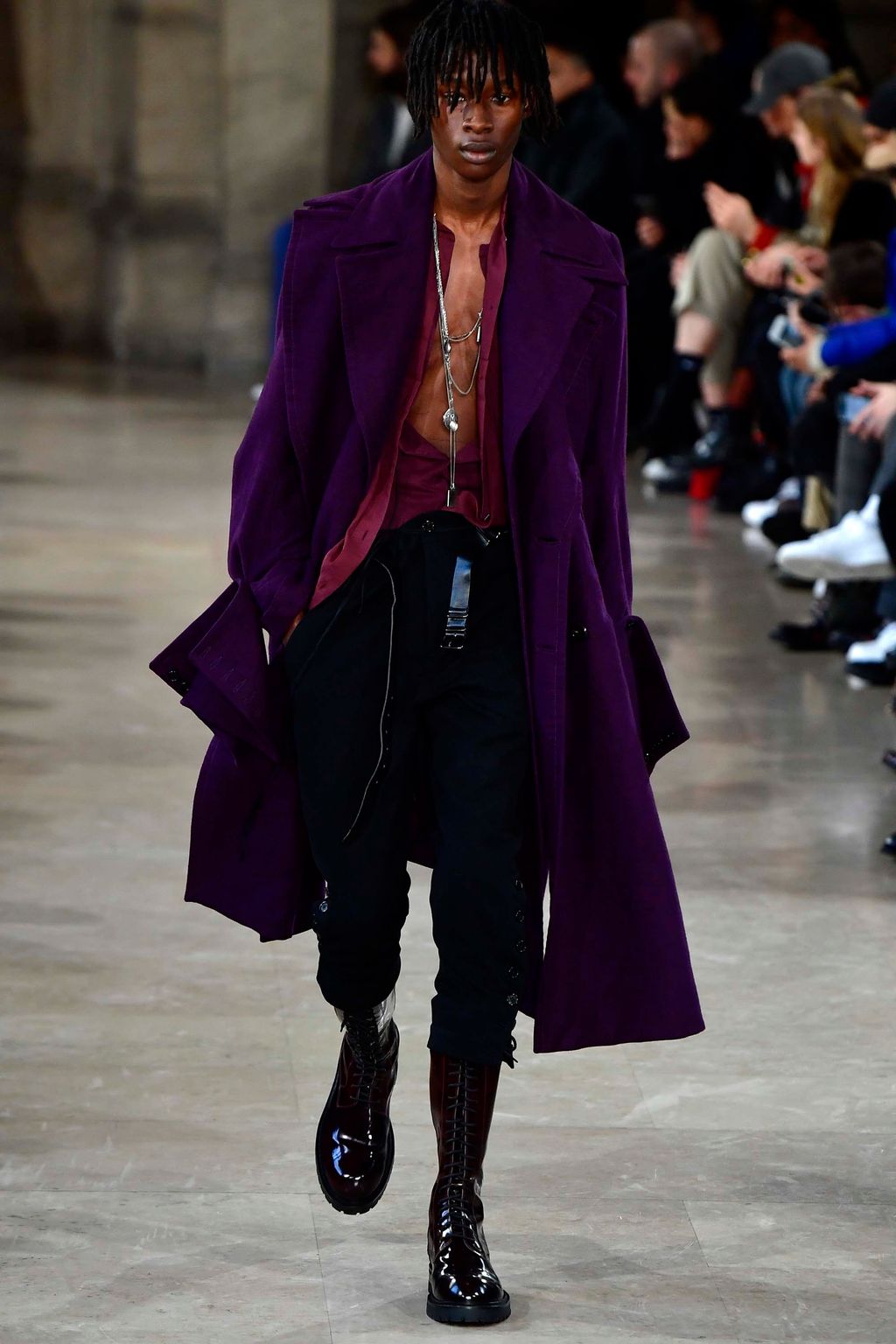 Fashion Week Paris Fall/Winter 2018 look 15 from the Ann Demeulemeester collection menswear