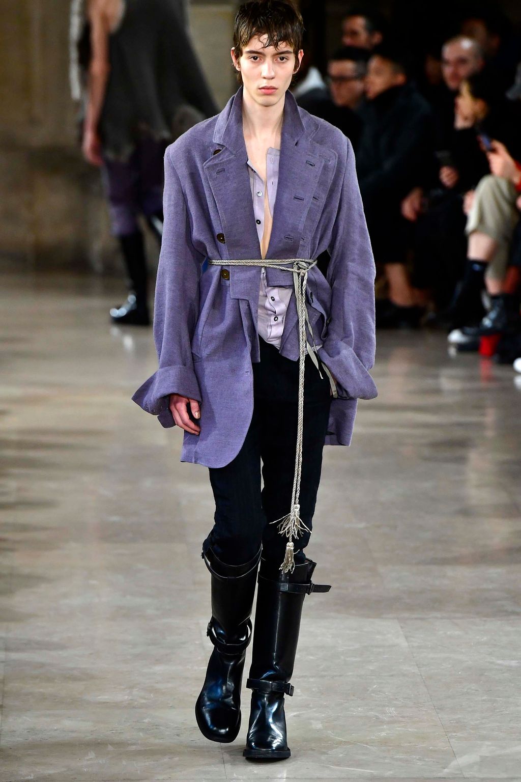 Fashion Week Paris Fall/Winter 2018 look 18 from the Ann Demeulemeester collection menswear