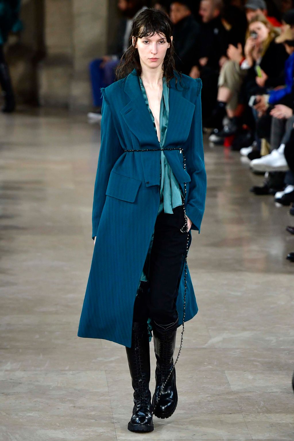 Fashion Week Paris Fall/Winter 2018 look 27 from the Ann Demeulemeester collection menswear