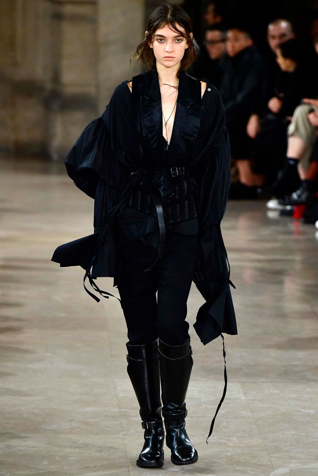Fashion Week Paris Fall/Winter 2018 look 37 from the Ann Demeulemeester collection 男装