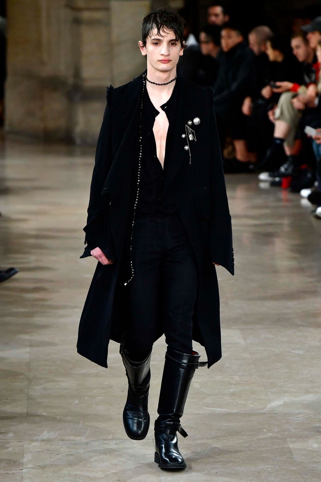 Fashion Week Paris Fall/Winter 2018 look 39 from the Ann Demeulemeester collection 男装