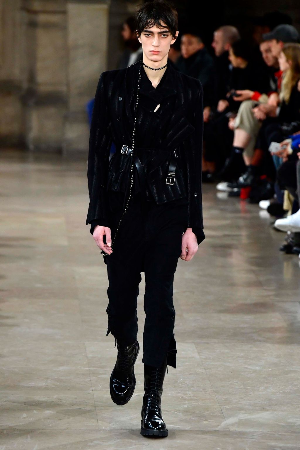 Fashion Week Paris Fall/Winter 2018 look 41 from the Ann Demeulemeester collection menswear
