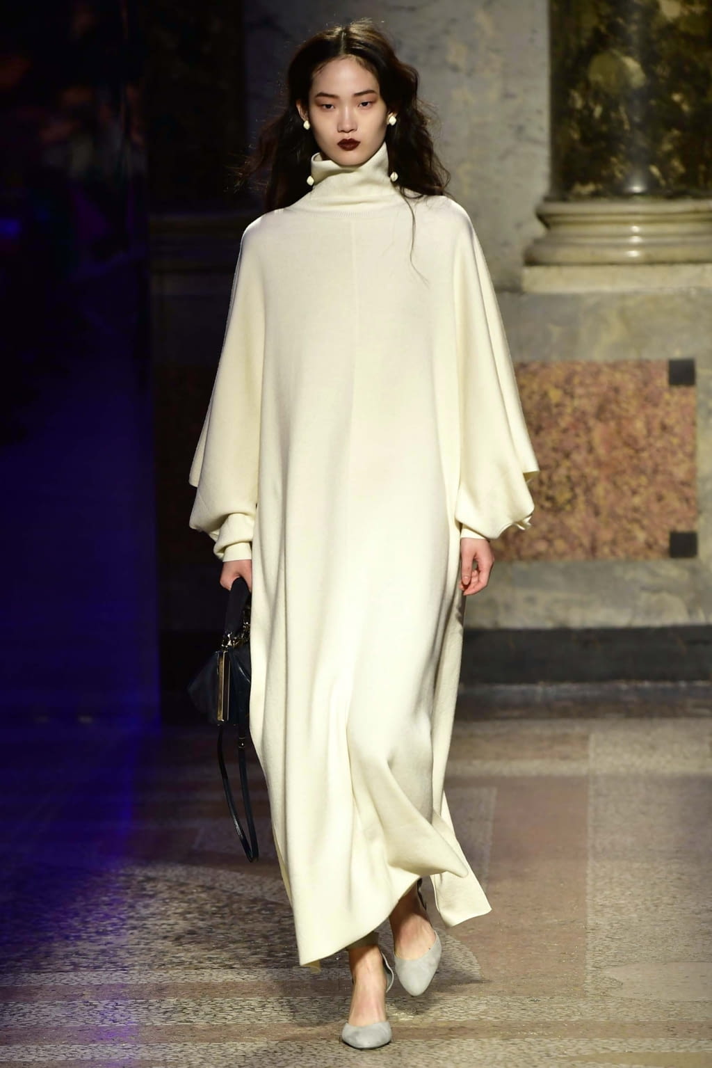 Fashion Week Milan Fall/Winter 2018 look 21 from the Anteprima collection womenswear
