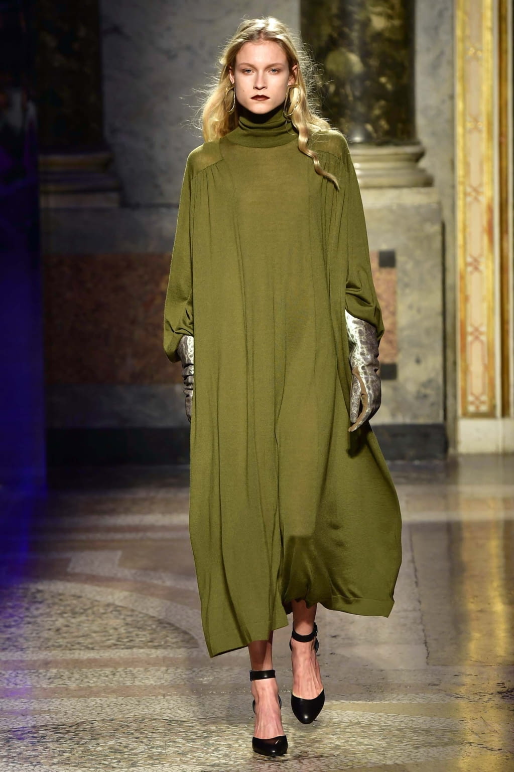Fashion Week Milan Fall/Winter 2018 look 28 from the Anteprima collection womenswear