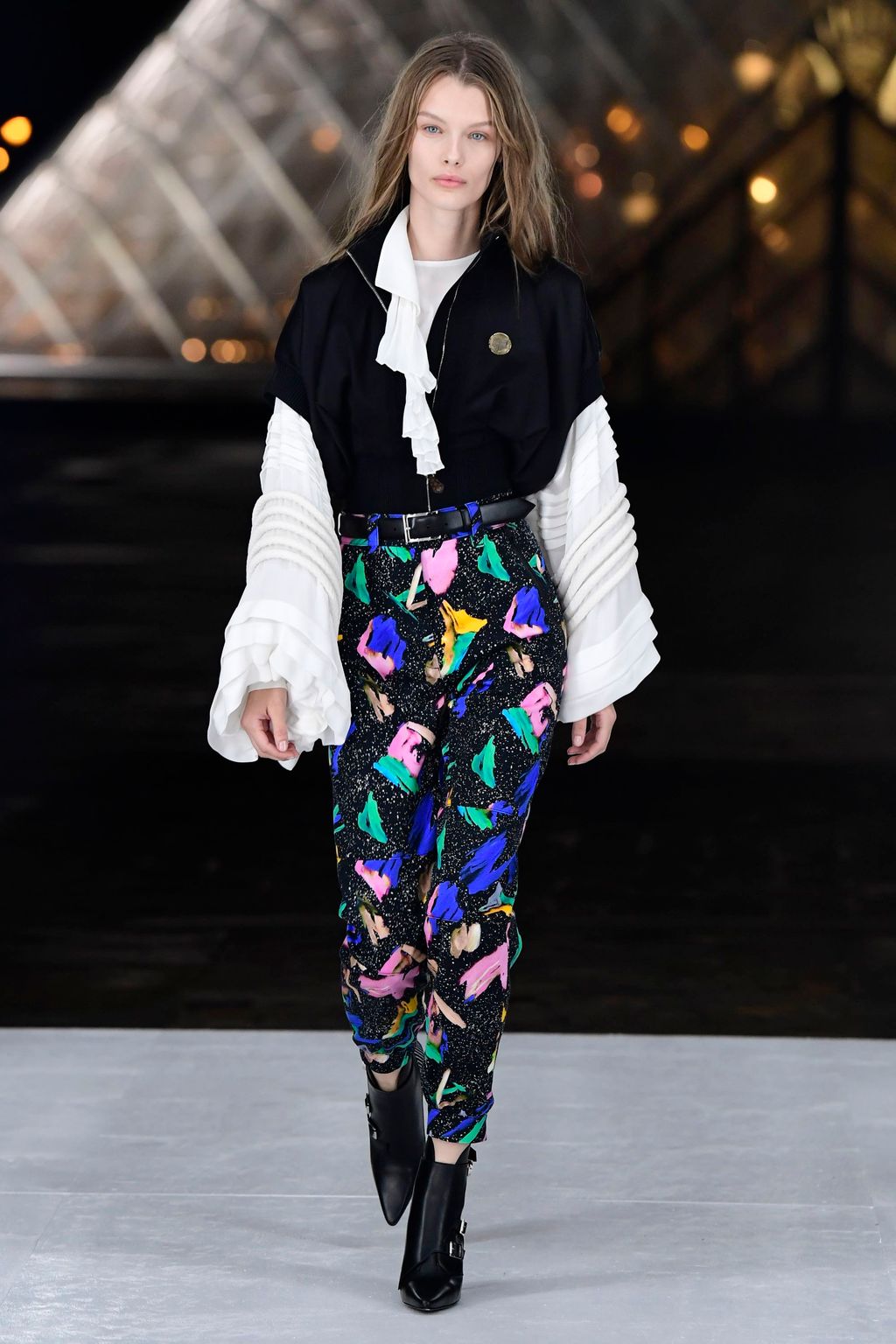 Fashion Week Paris Spring/Summer 2019 look 17 de la collection Louis Vuitton womenswear