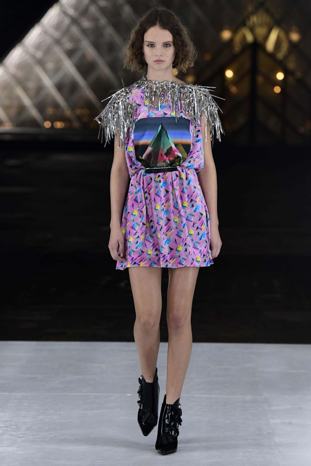 Fashion Week Paris Spring/Summer 2019 look 41 from the Louis Vuitton collection womenswear