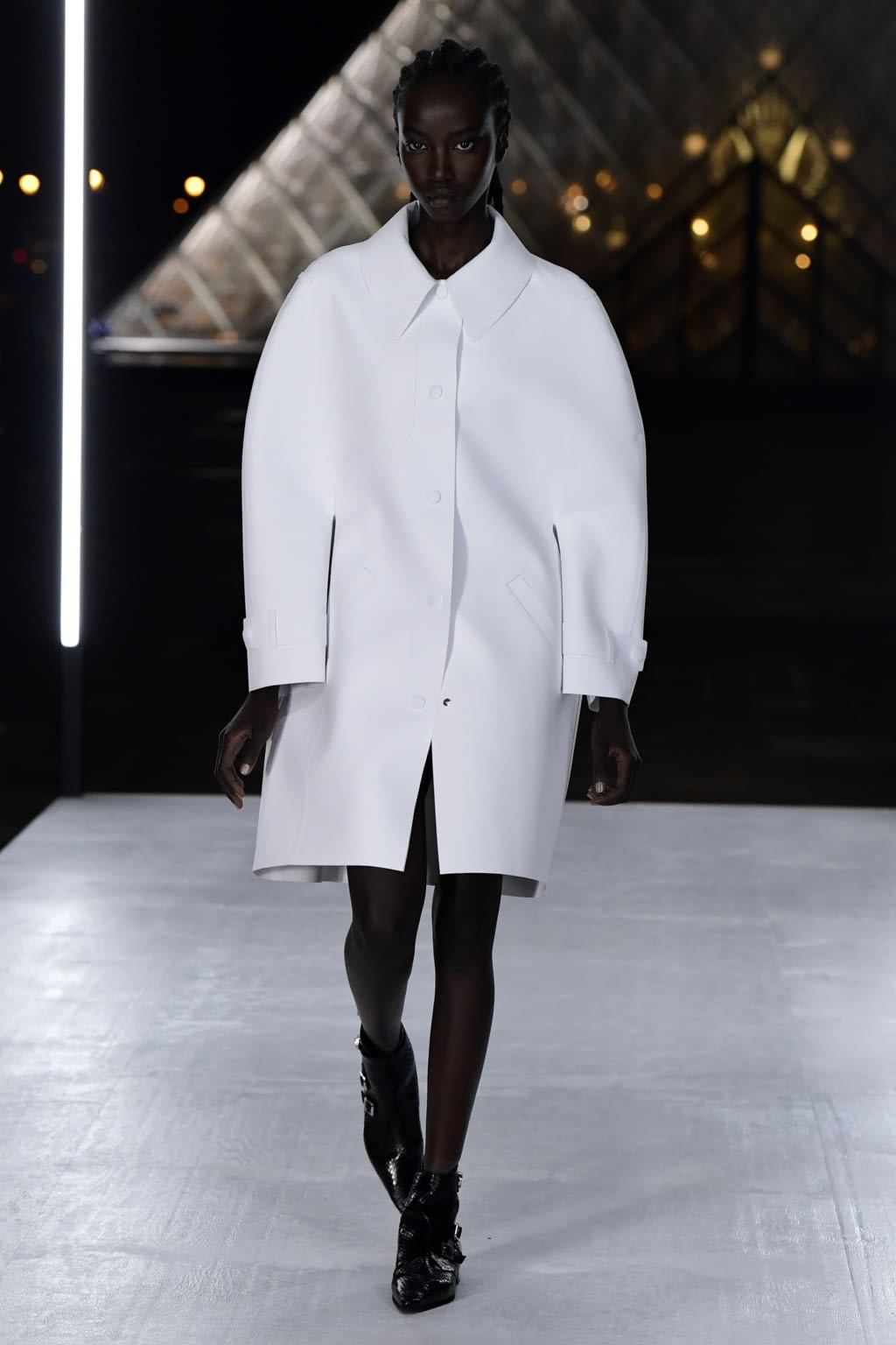 Fashion Week Paris Spring/Summer 2019 look 43 de la collection Louis Vuitton womenswear