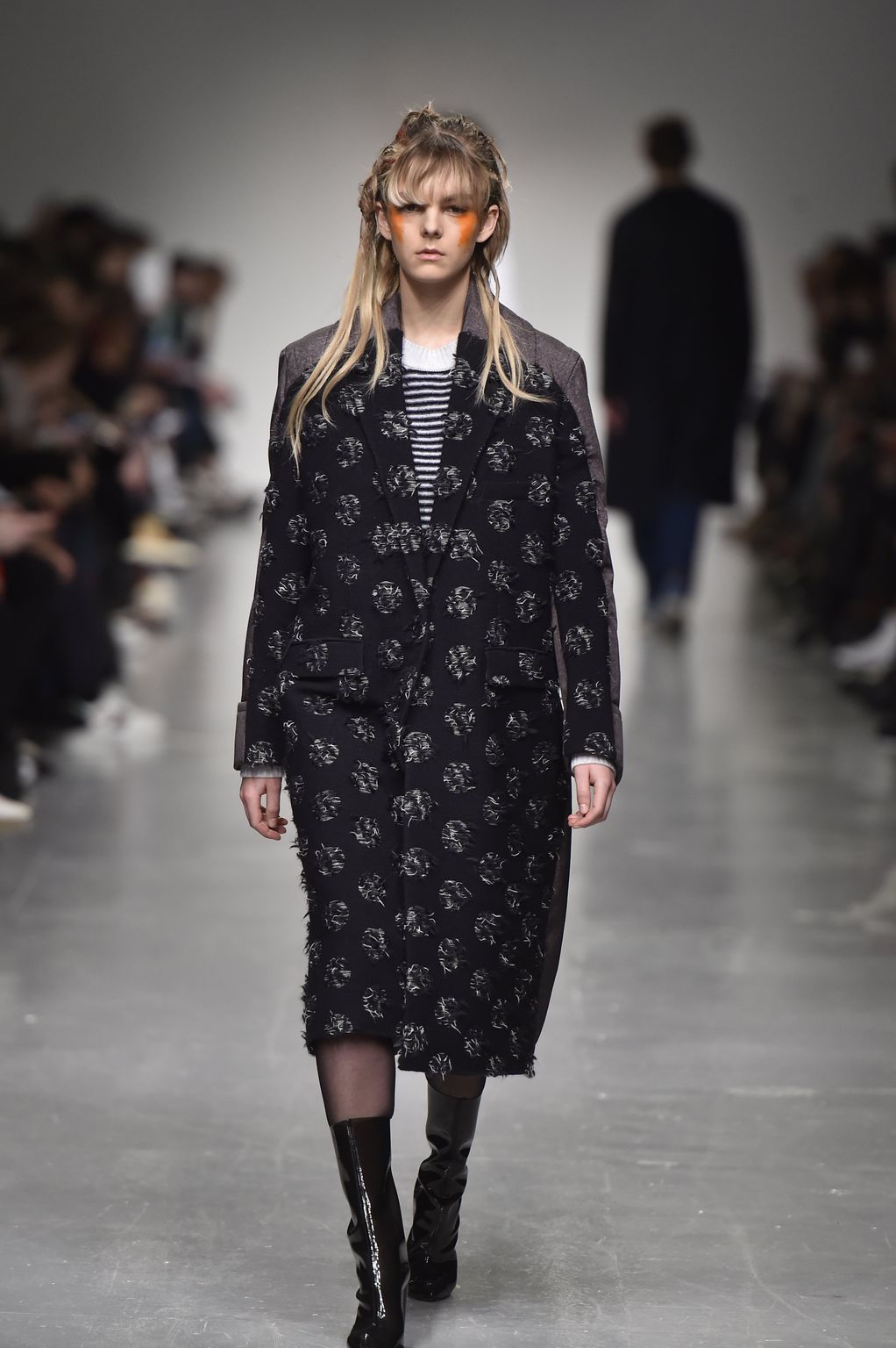 Fashion Week London Fall/Winter 2017 look 9 from the Casely-Hayford collection menswear