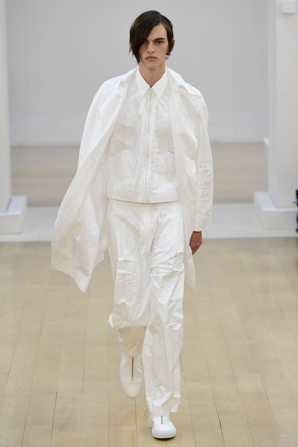 Fashion Week London Spring/Summer 2019 look 1 from the Jasper Conran collection 女装