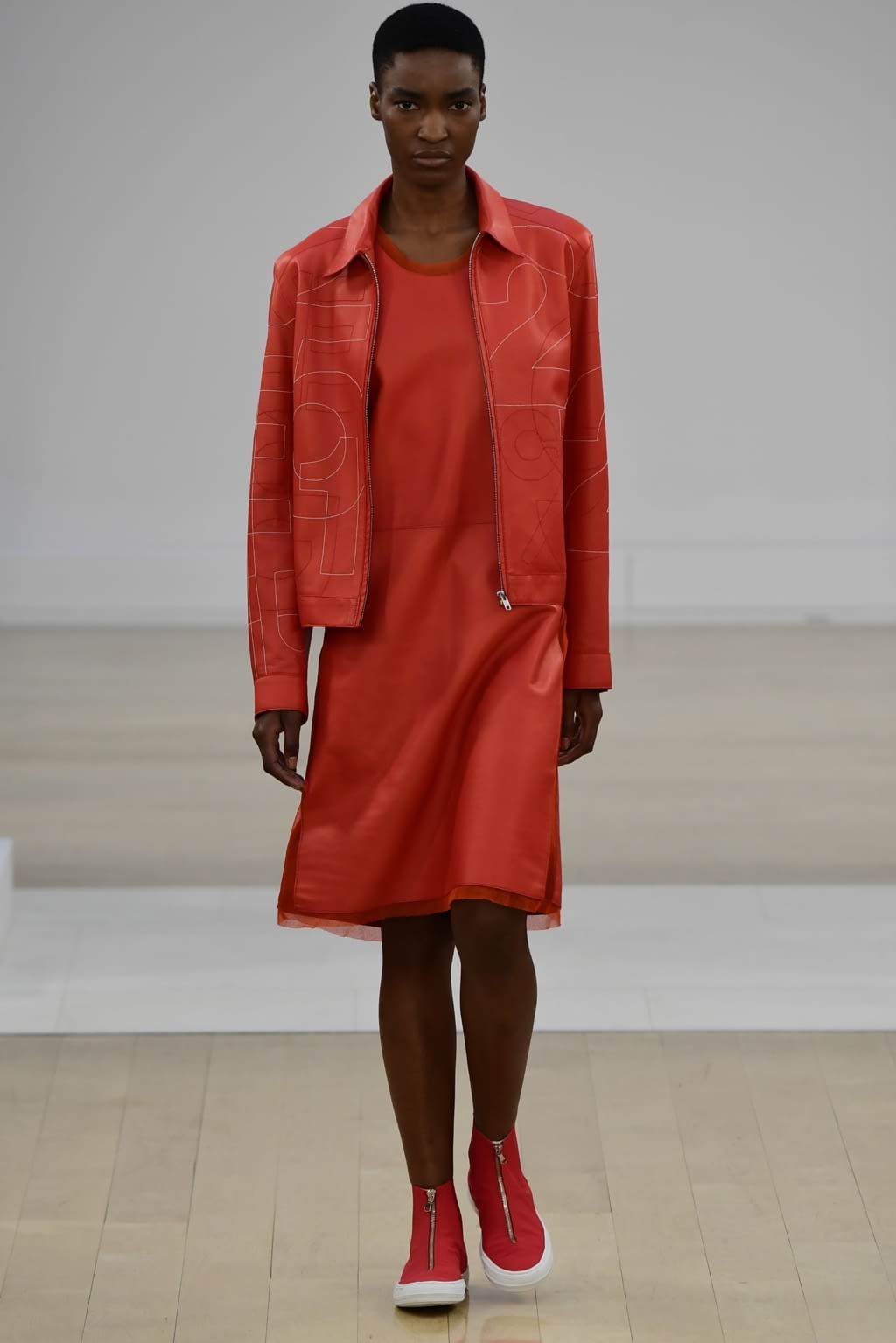 Fashion Week London Spring/Summer 2019 look 3 from the Jasper Conran collection 女装