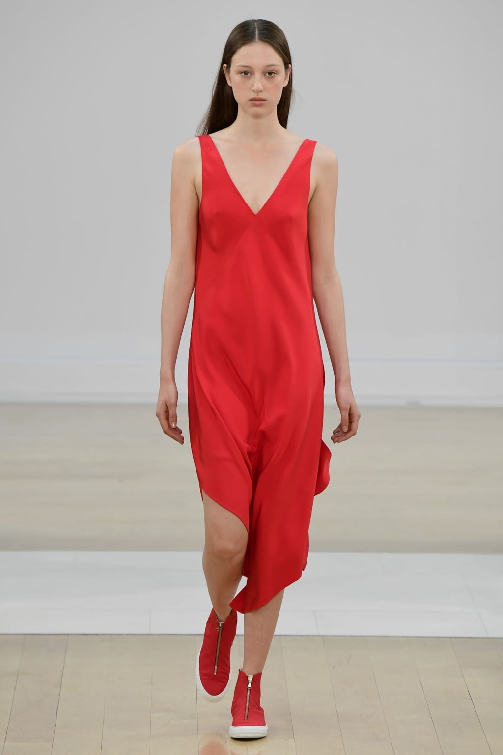 Fashion Week London Spring/Summer 2019 look 11 from the Jasper Conran collection 女装