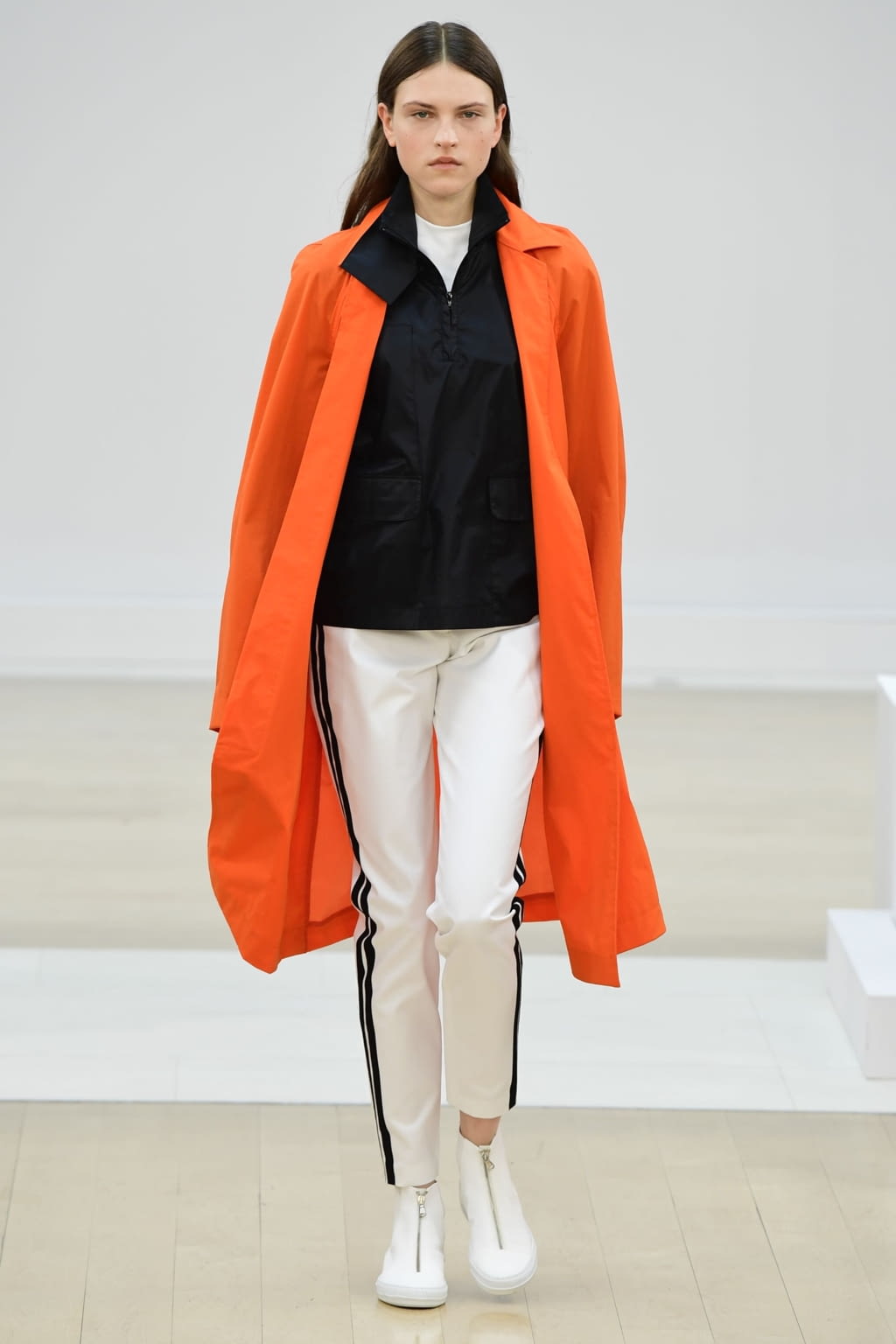 Fashion Week London Spring/Summer 2019 look 13 from the Jasper Conran collection 女装