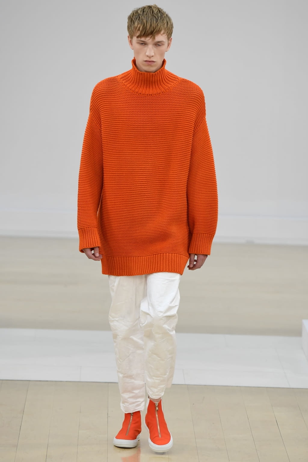 Fashion Week London Spring/Summer 2019 look 15 from the Jasper Conran collection 女装