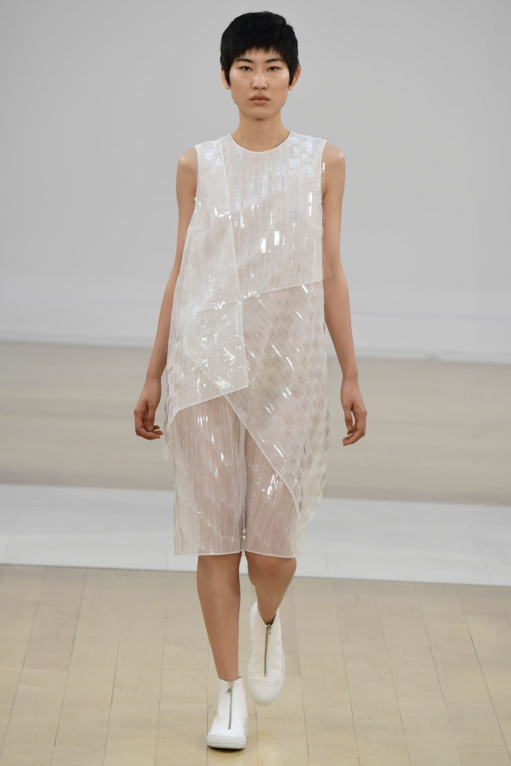 Fashion Week London Spring/Summer 2019 look 18 from the Jasper Conran collection 女装