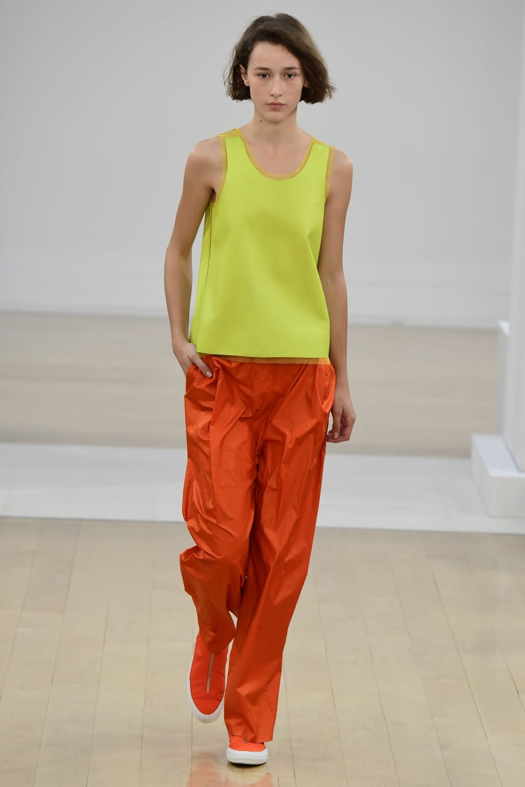 Fashion Week London Spring/Summer 2019 look 24 from the Jasper Conran collection 女装