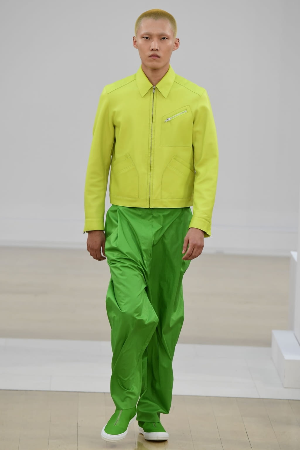 Fashion Week London Spring/Summer 2019 look 26 from the Jasper Conran collection 女装