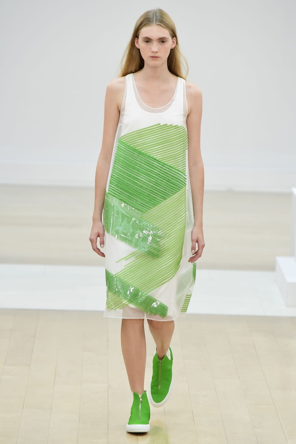 Fashion Week London Spring/Summer 2019 look 34 from the Jasper Conran collection 女装