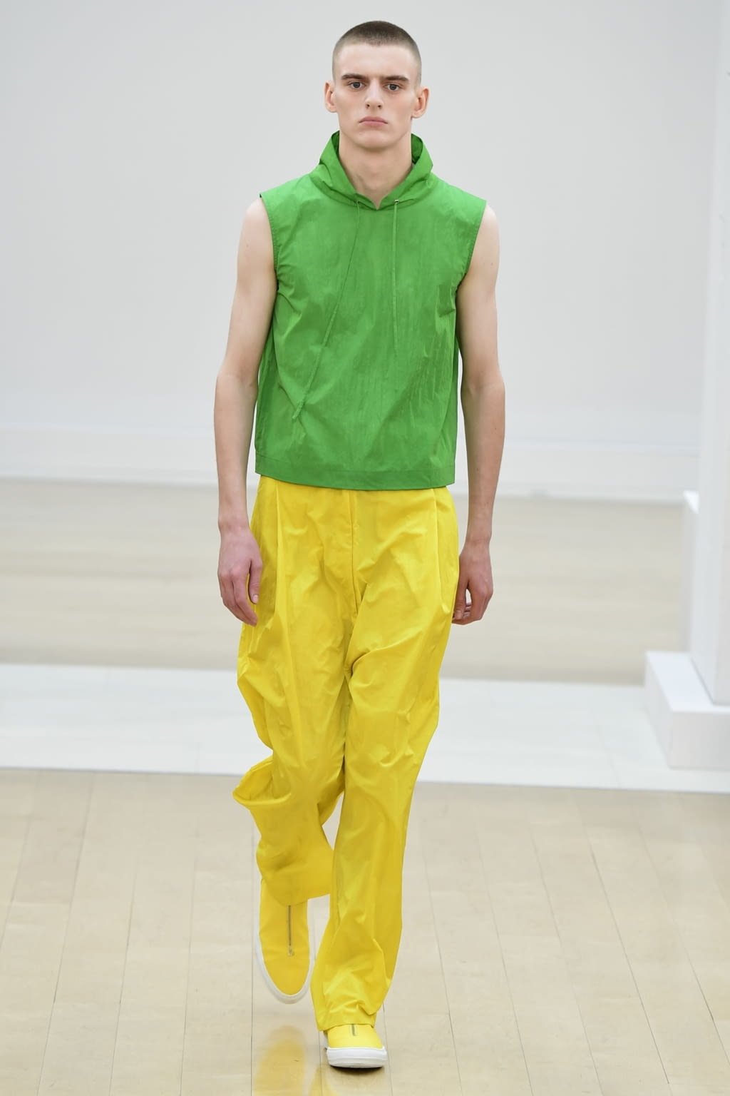 Fashion Week London Spring/Summer 2019 look 35 from the Jasper Conran collection 女装