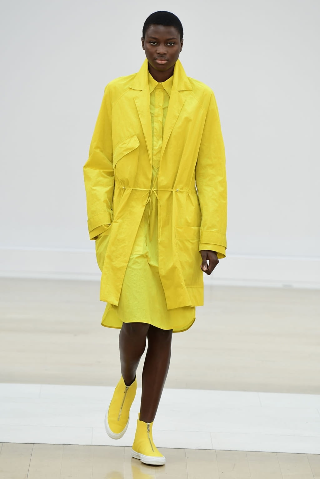 Fashion Week London Spring/Summer 2019 look 37 from the Jasper Conran collection 女装