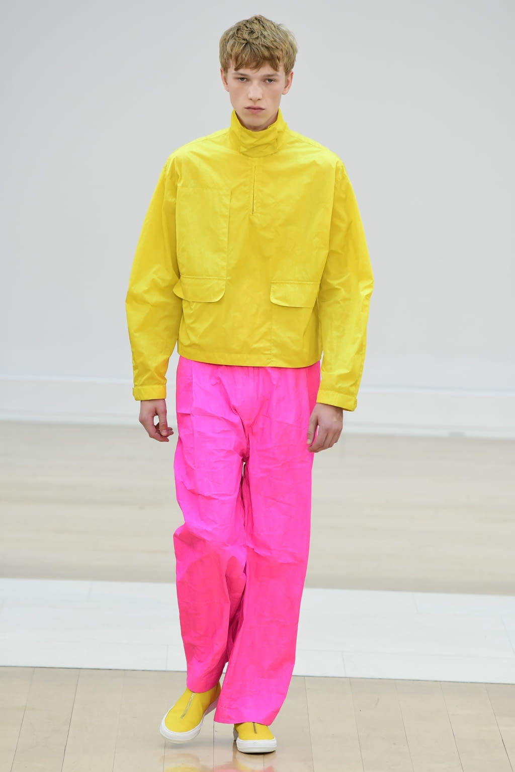Fashion Week London Spring/Summer 2019 look 39 from the Jasper Conran collection 女装