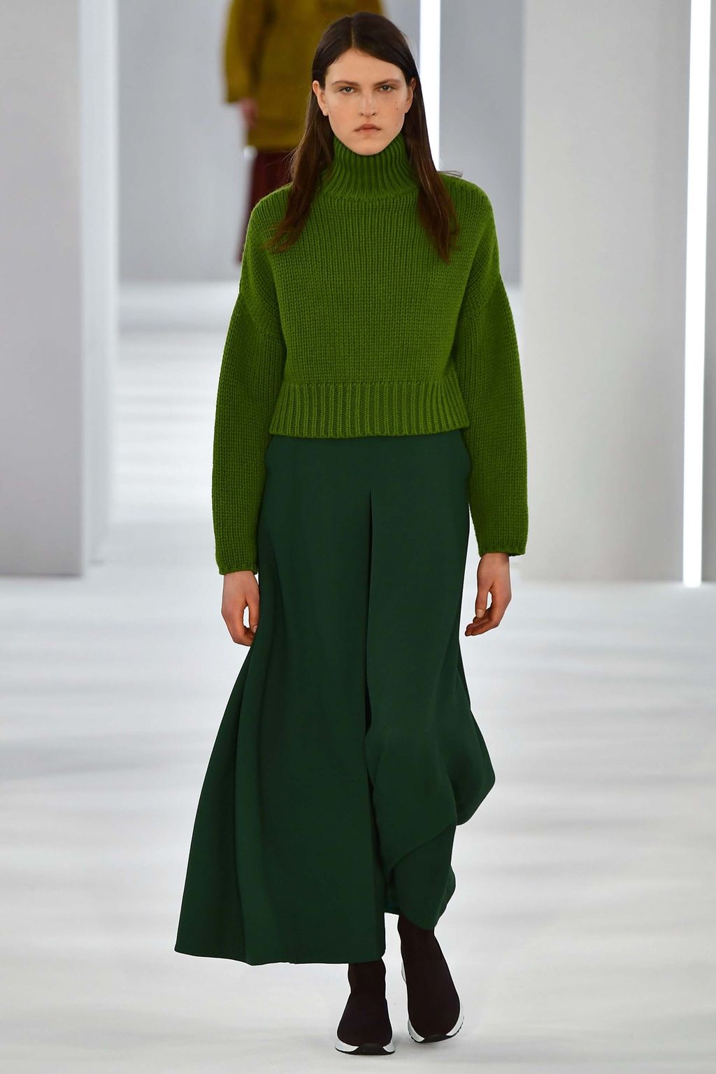 Fashion Week London Fall/Winter 2018 look 33 from the Jasper Conran collection 女装