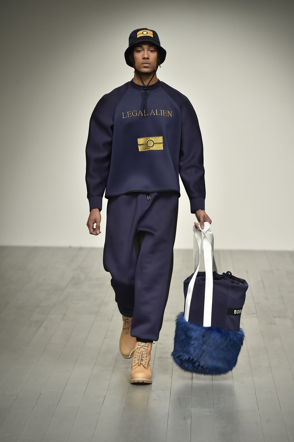 Fashion Week London Fall/Winter 2018 look 3 from the Bobby Abley collection 男装