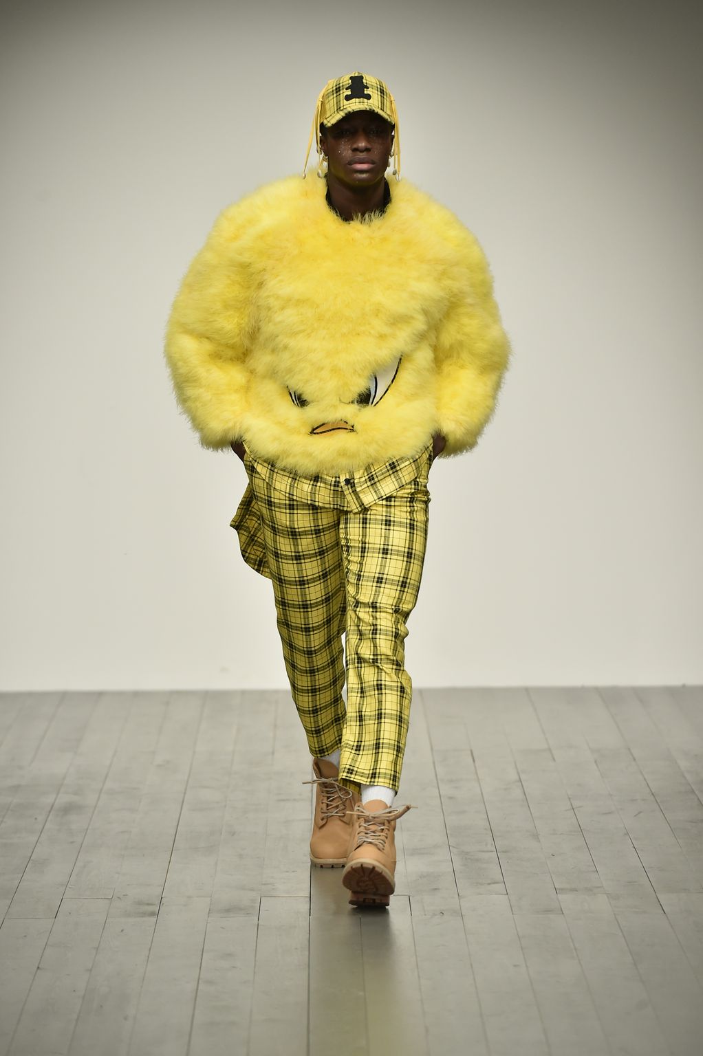 Fashion Week London Fall/Winter 2018 look 23 from the Bobby Abley collection menswear