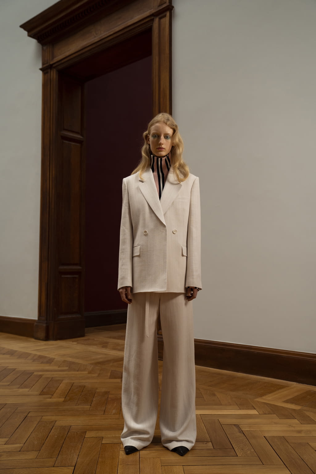 Fashion Week Paris Fall/Winter 2021 look 1 de la collection Christian Wijnants womenswear