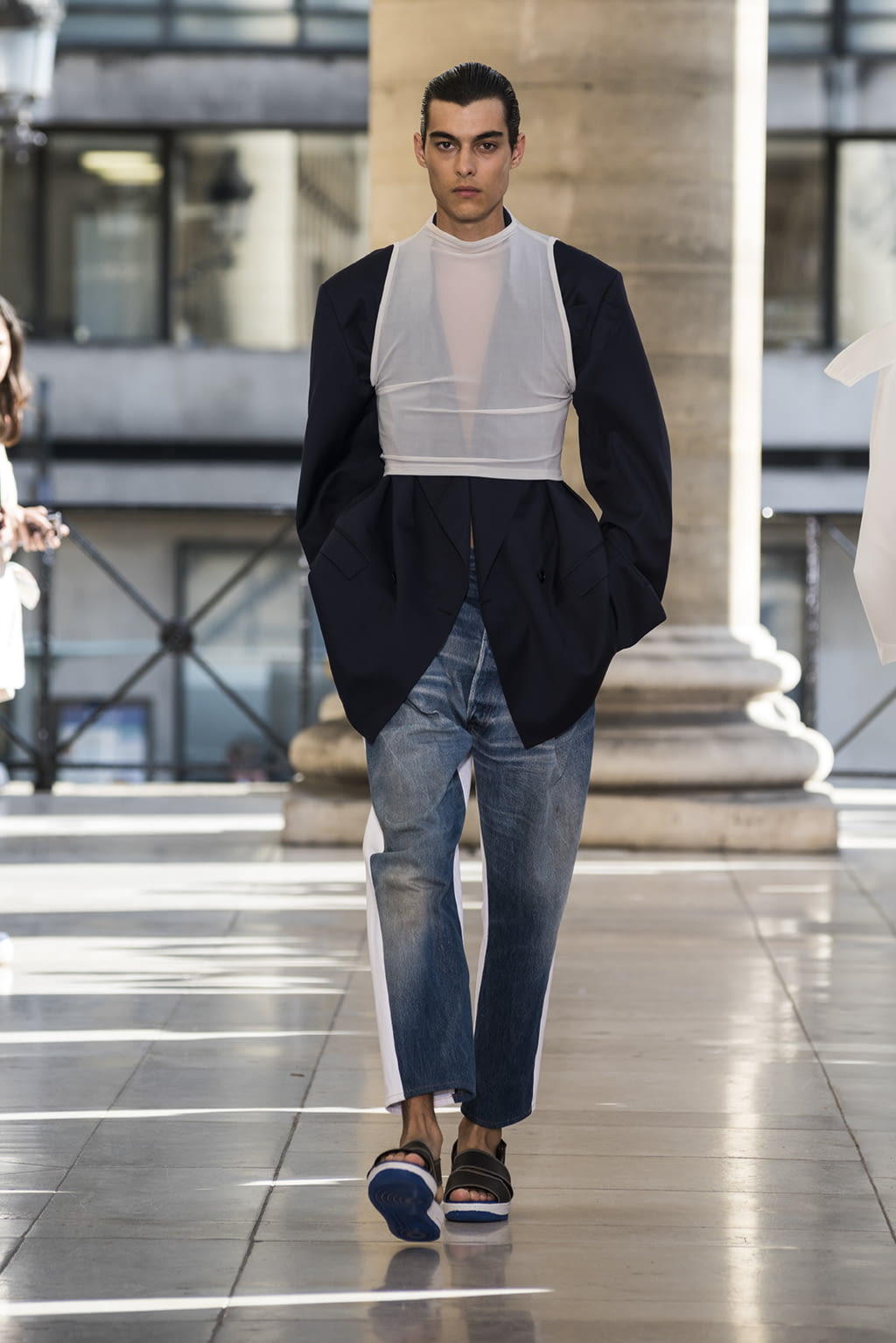 Fashion Week Paris Spring/Summer 2018 look 7 from the Hed Mayner collection menswear