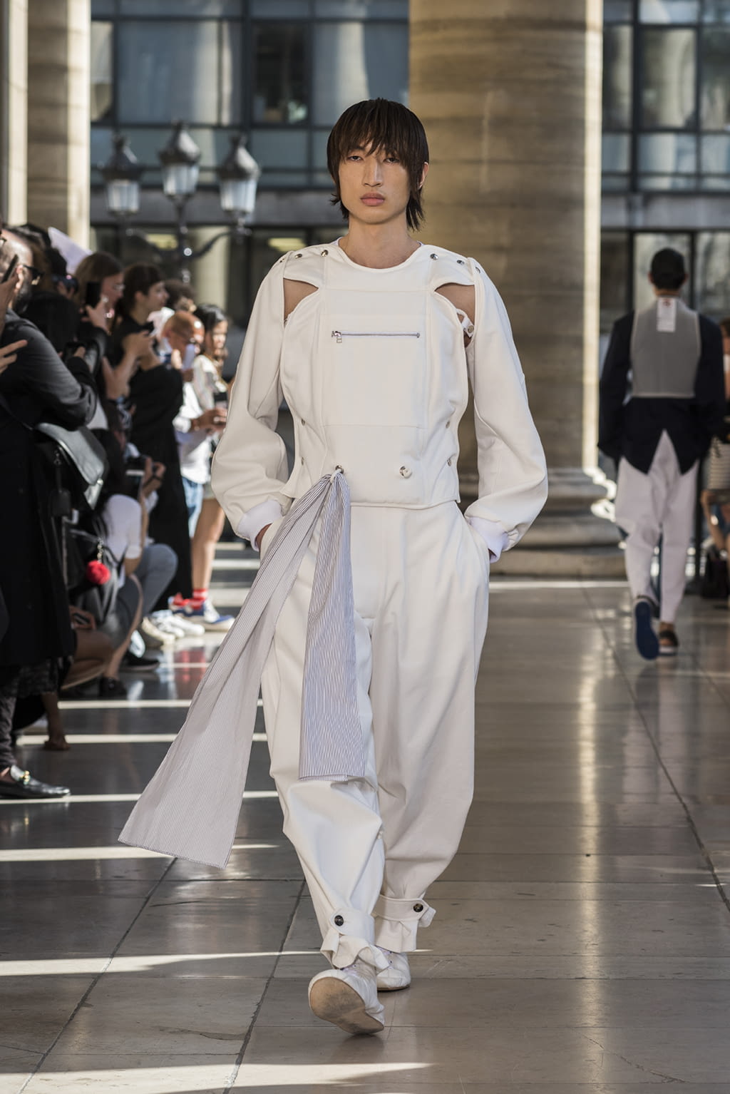 Fashion Week Paris Spring/Summer 2018 look 8 de la collection Hed Mayner menswear