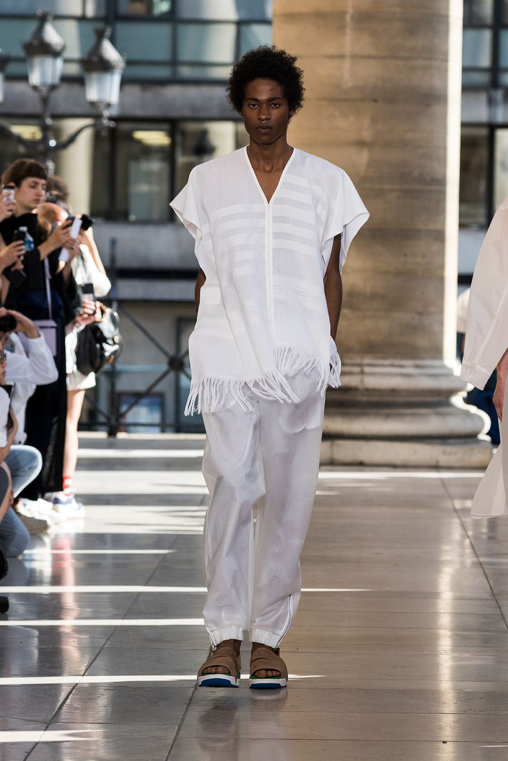 Fashion Week Paris Spring/Summer 2018 look 14 from the Hed Mayner collection menswear