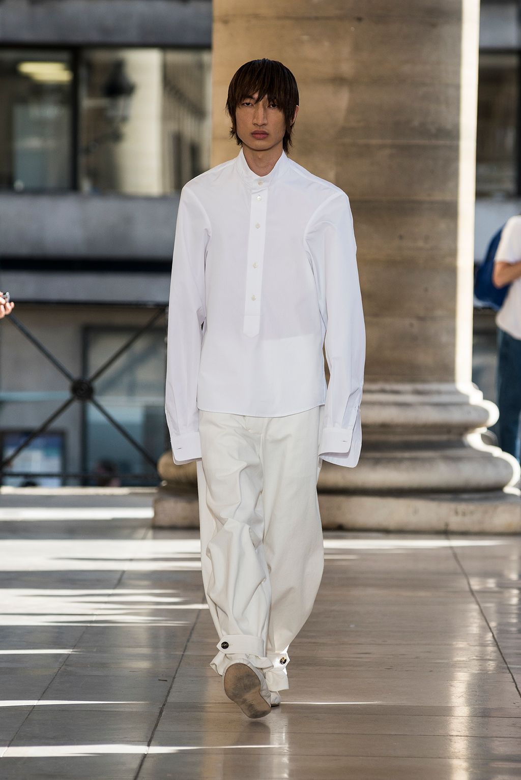 Fashion Week Paris Spring/Summer 2018 look 17 from the Hed Mayner collection menswear