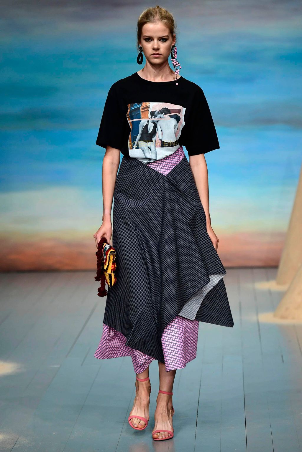 Fashion Week London Spring/Summer 2019 look 6 from the Roberta Einer collection womenswear