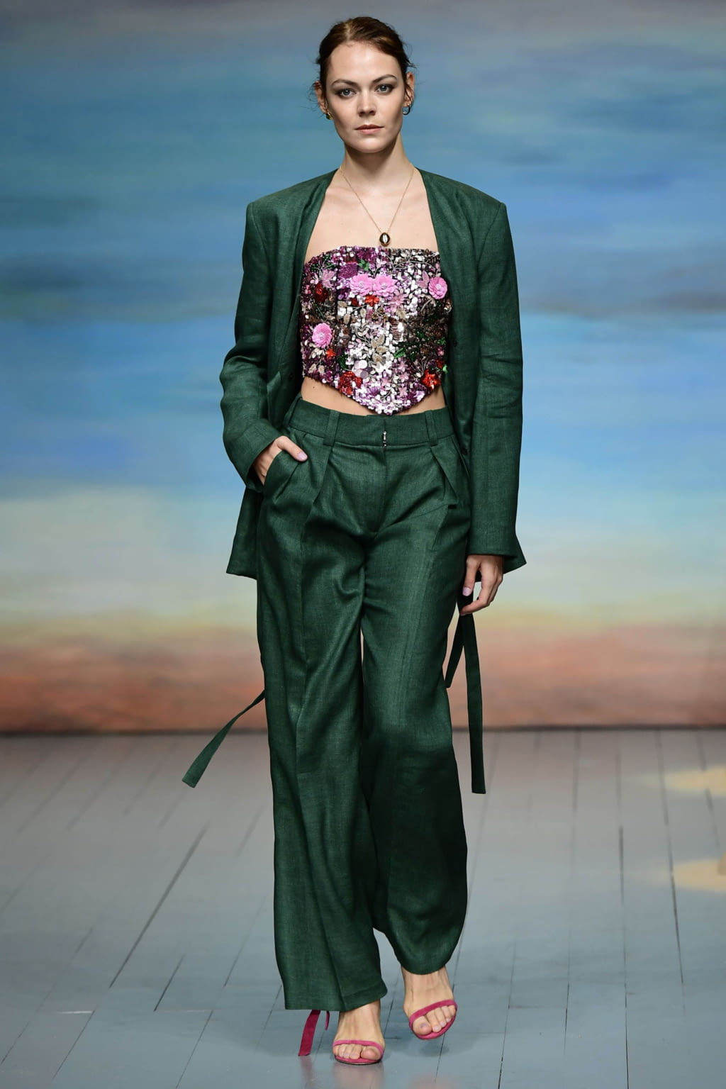 Fashion Week London Spring/Summer 2019 look 11 from the Roberta Einer collection 女装