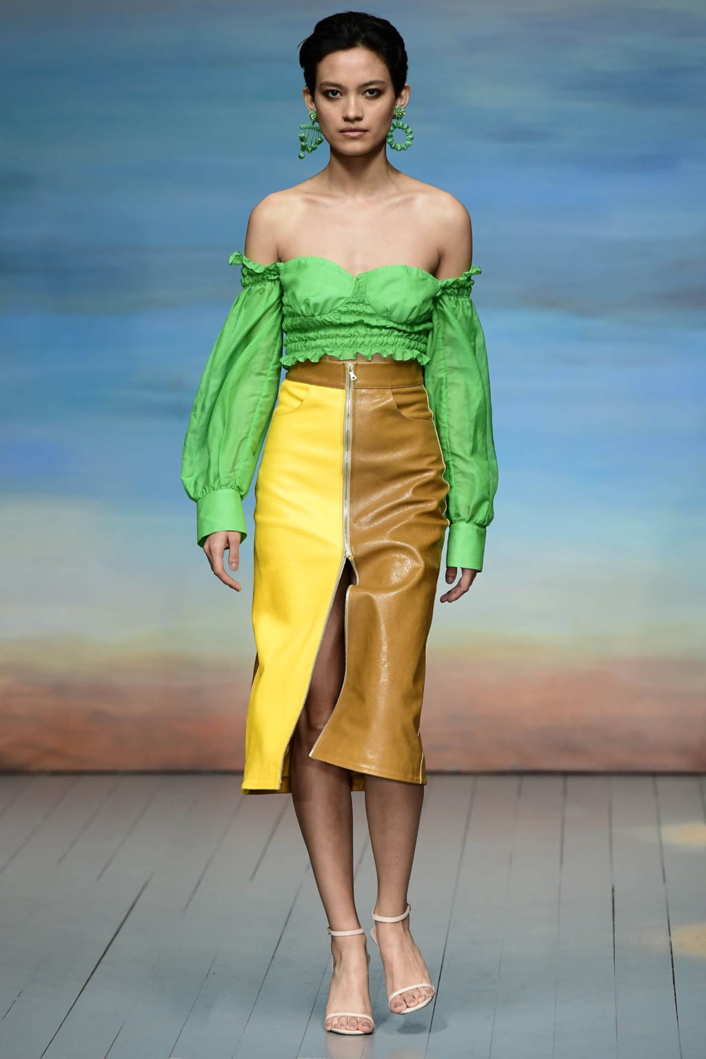 Fashion Week London Spring/Summer 2019 look 16 from the Roberta Einer collection 女装