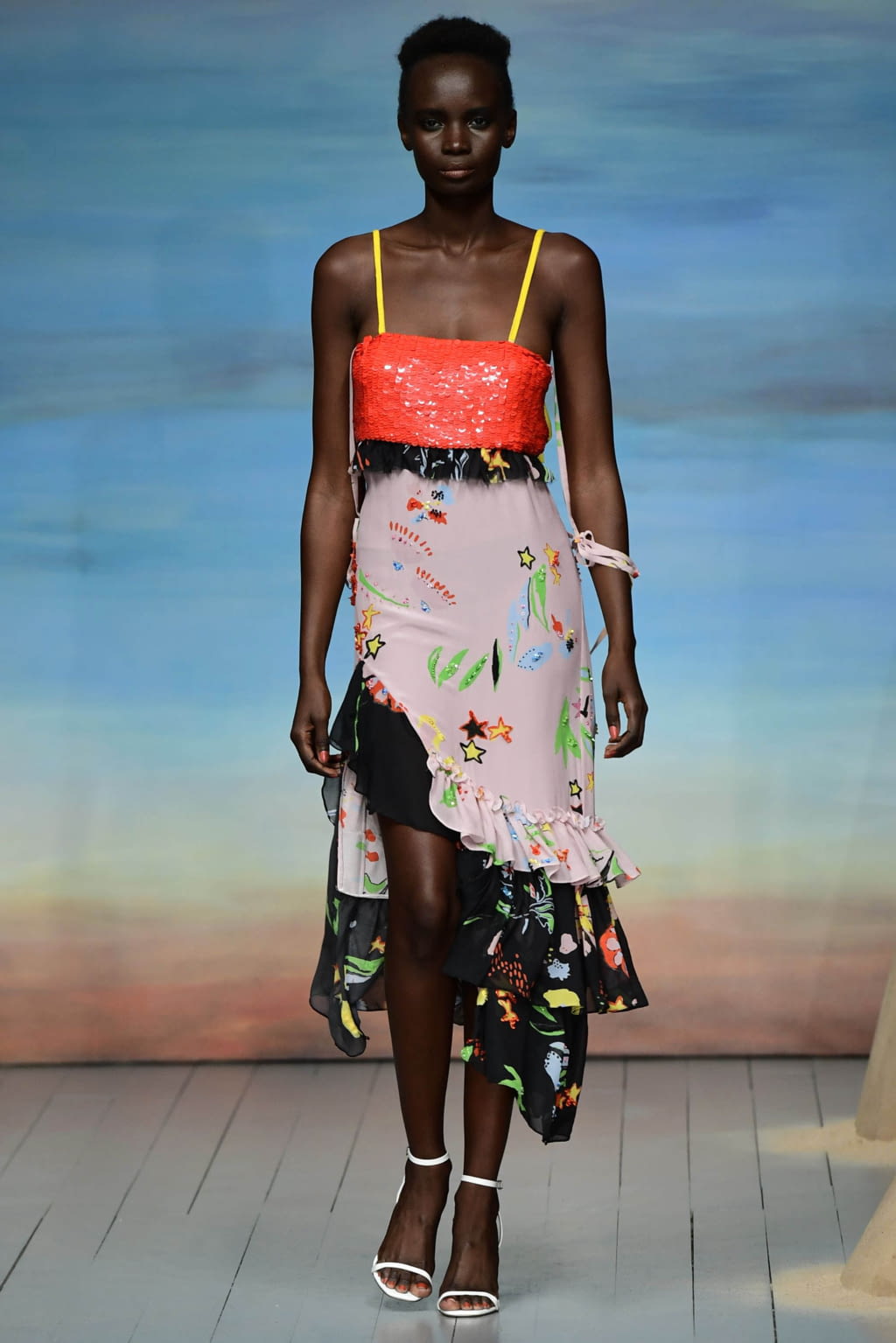 Fashion Week London Spring/Summer 2019 look 25 from the Roberta Einer collection 女装